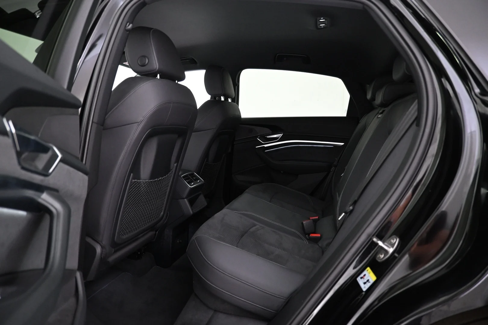 Car Image - 4X8xLnQ8QUtD80XSZg9J3k