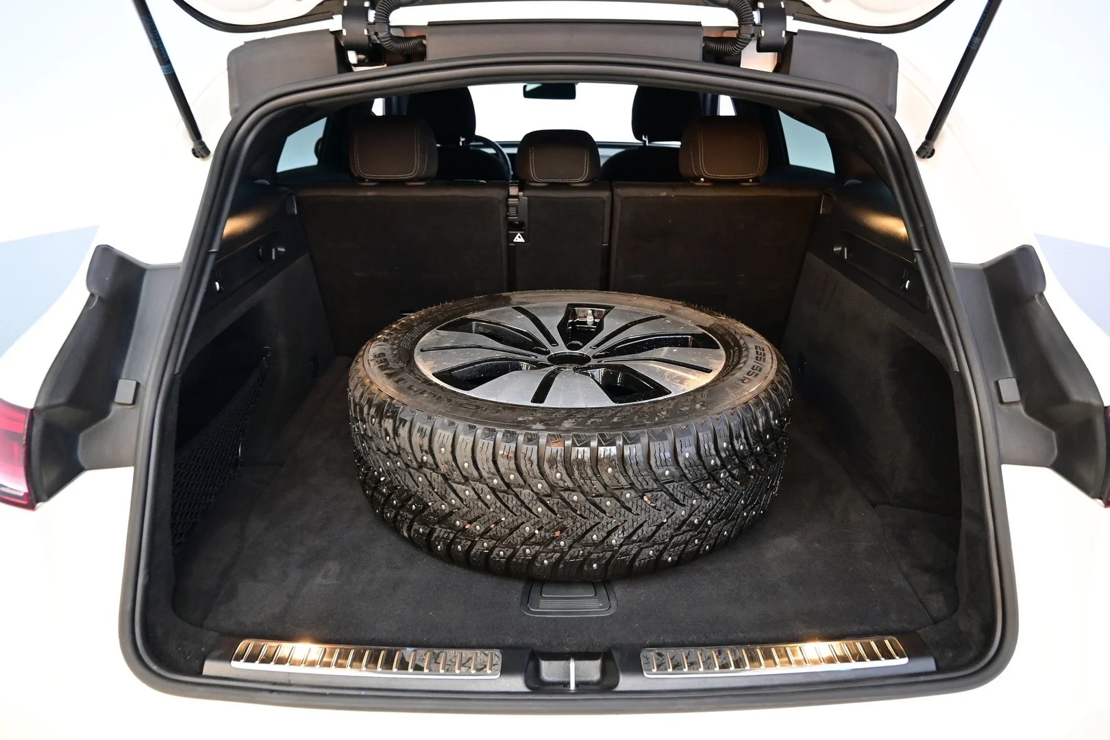 Car Image - 4gyPLsenrhY2x7btepxIXh
