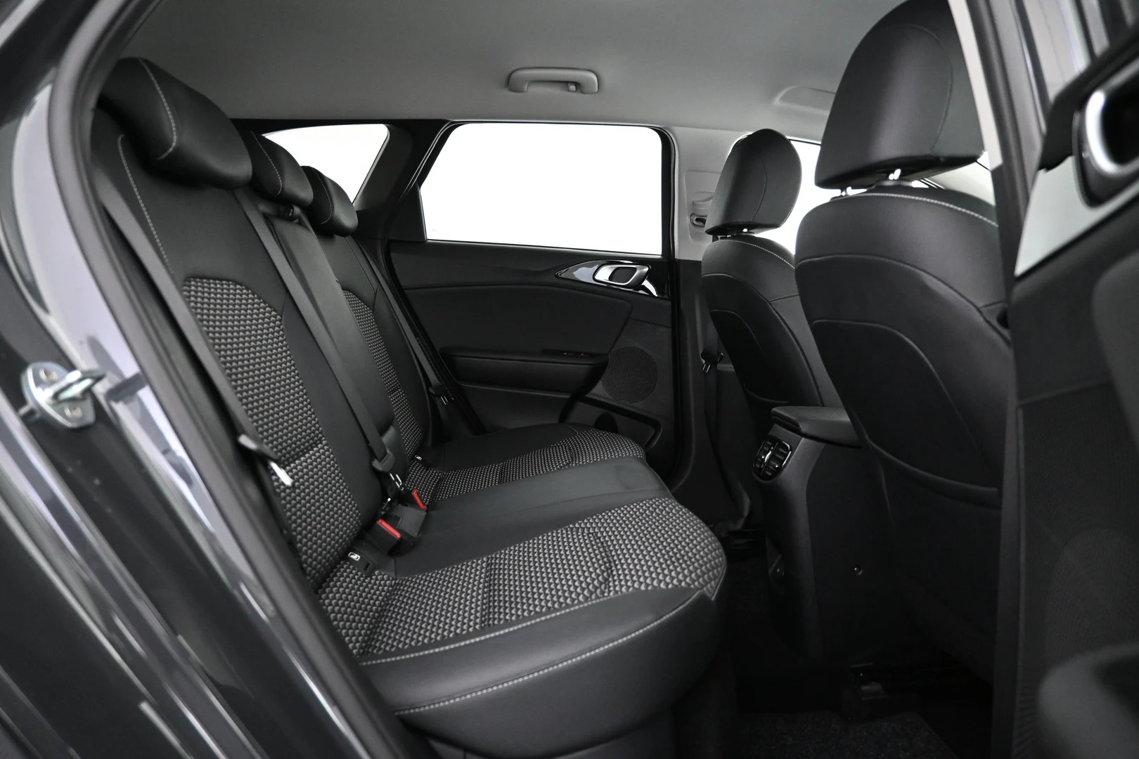 Car Image - 3ycRovPdYTuc25cEYDM8FA