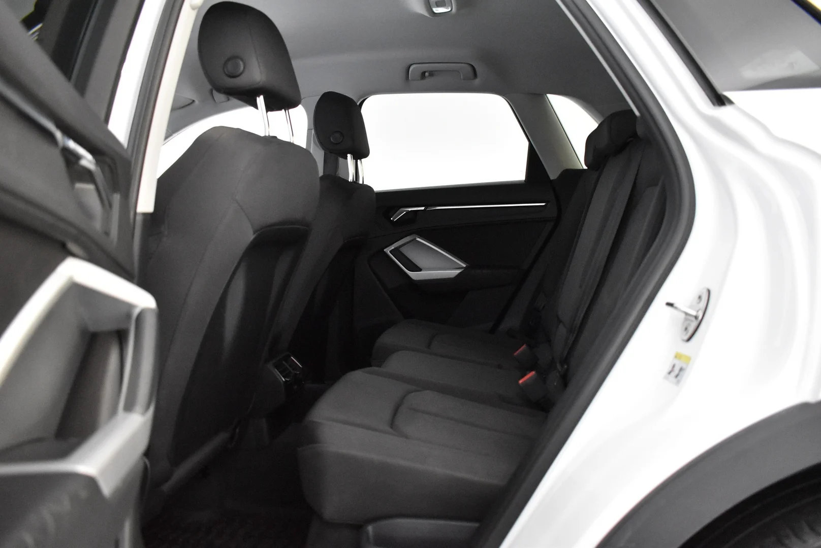 Car Image - jLUX11PJbcvHuckT2pRvM