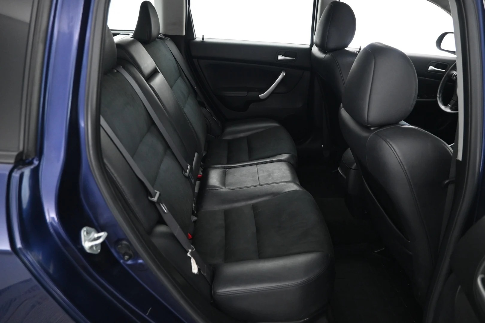 Car Image - 24c8sv75zJDgrGR82ZxrRT