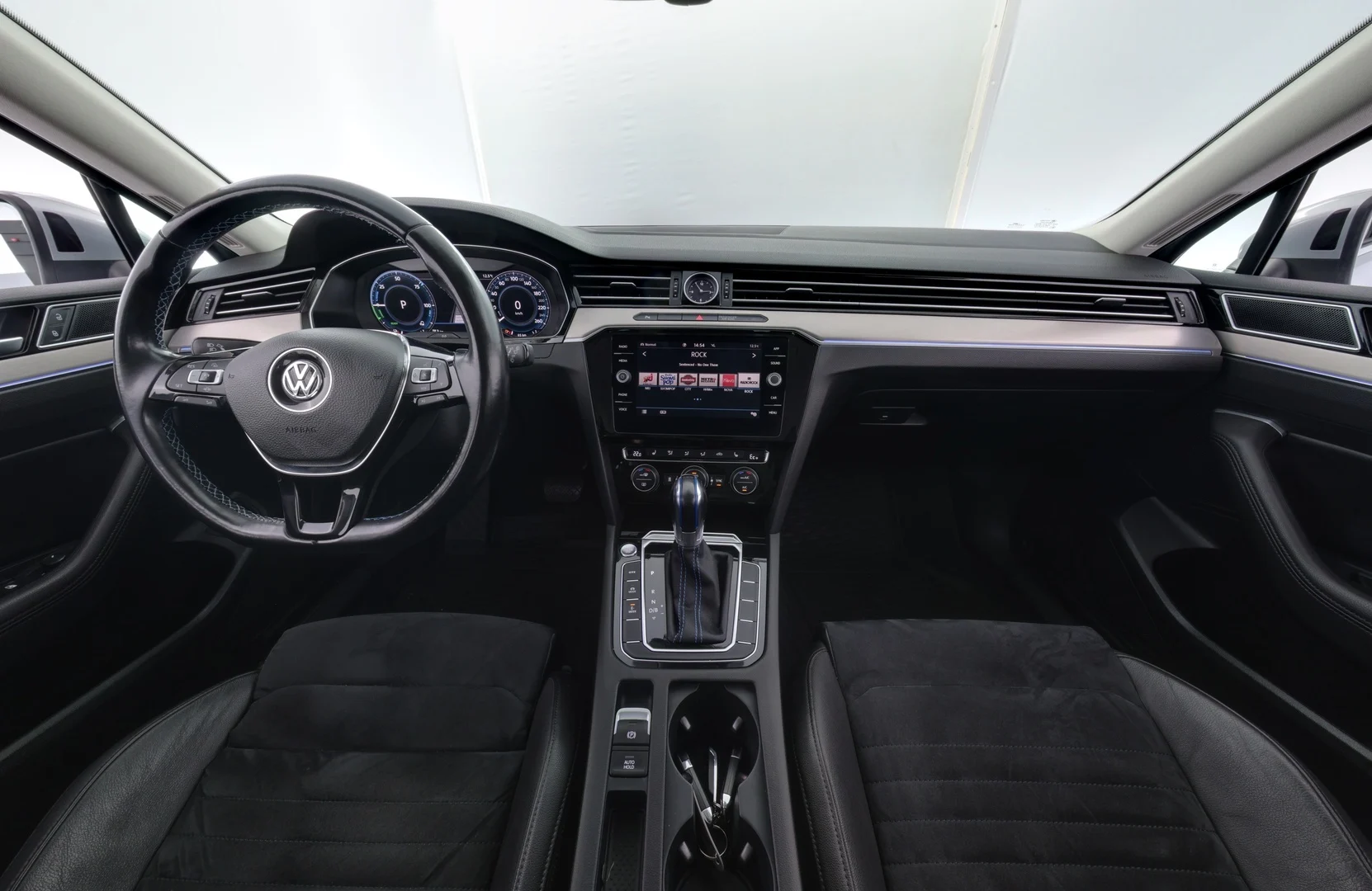 Car Image - 5x2RQLbzYRcHzmkACvooit