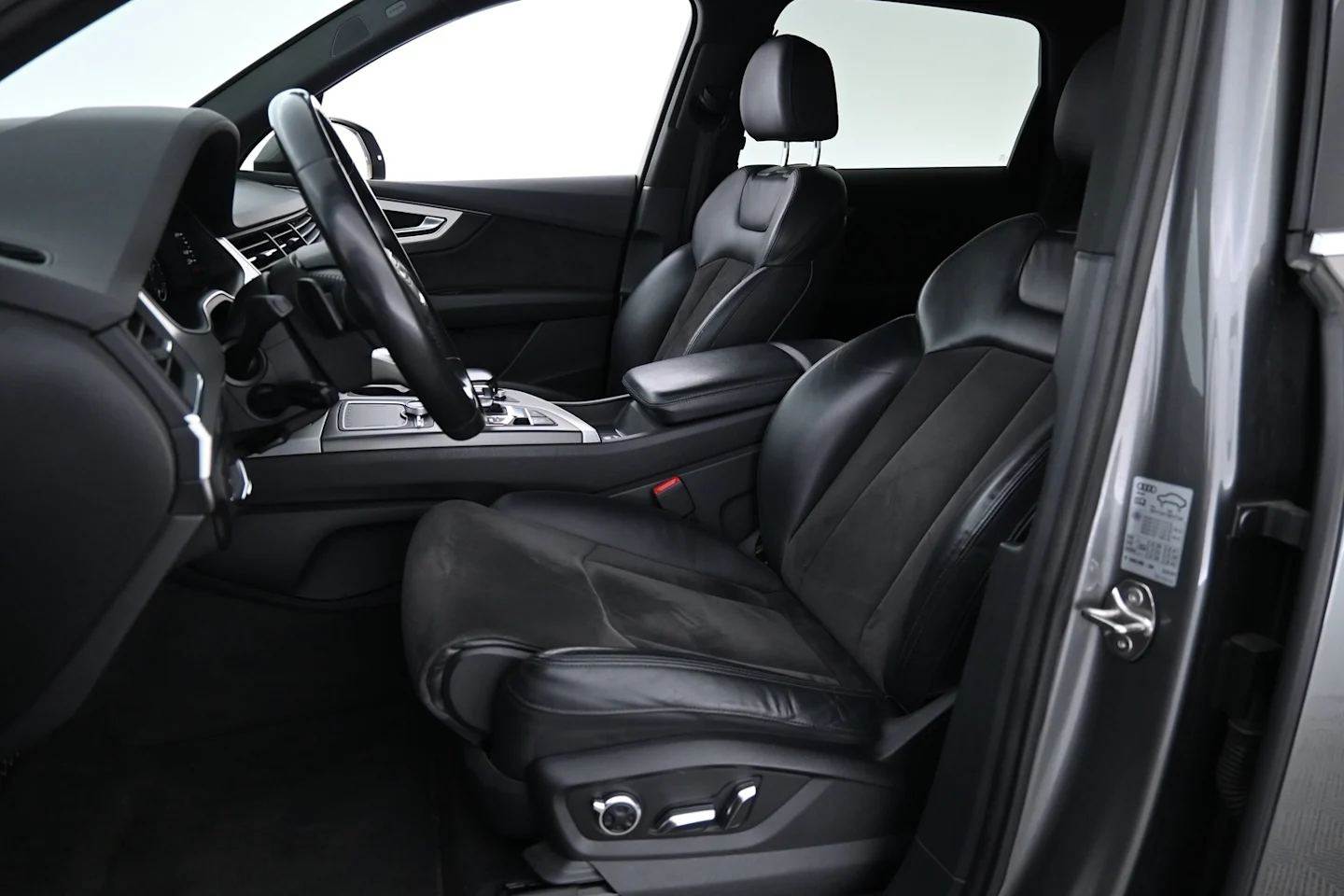 Car Image - 1R1ryTICrMlKtKtchsy6ni