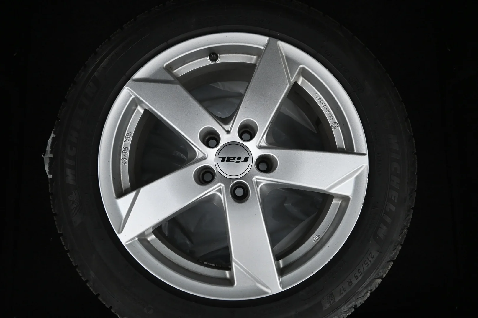 Car Image - 5DzKoQEoITikNUdKkn0xR4