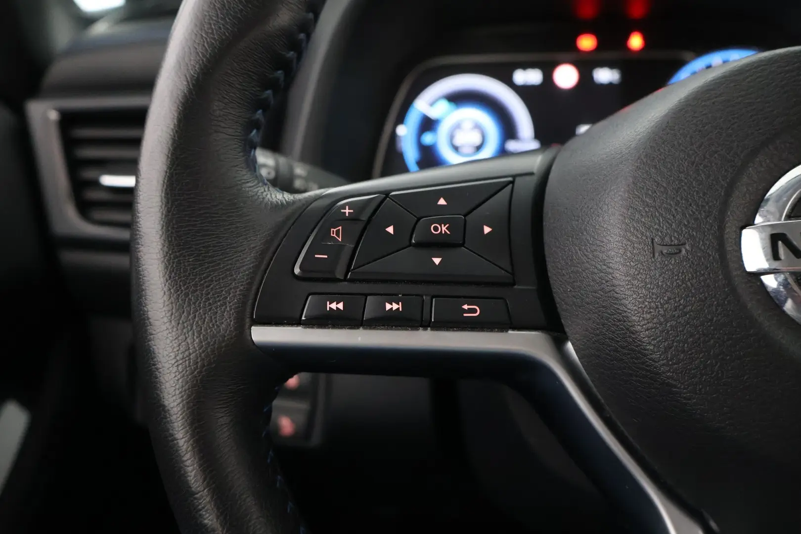 Car Image - 5tdqCCAfJ1mxrXiomK9a8v