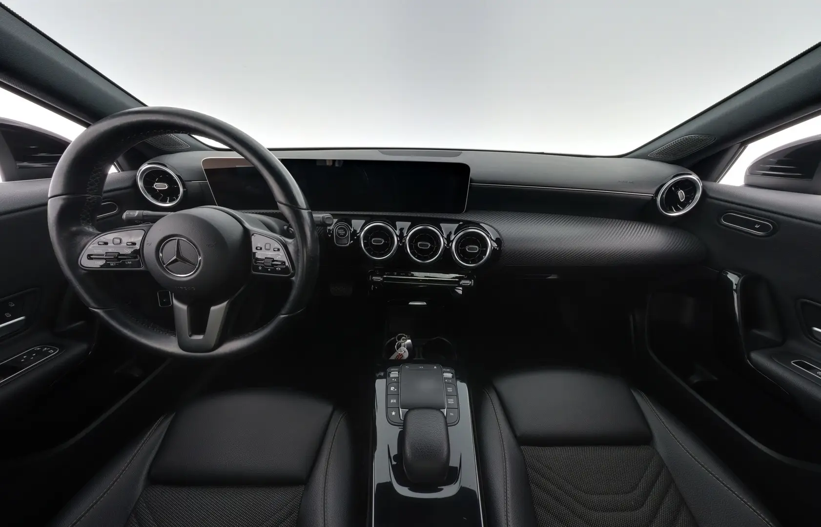 Car Image - 2oSxwDPMcXsTfHhdlvKirn