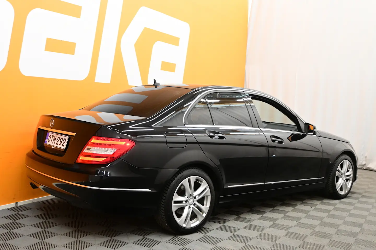 Car Image - 3fWj8c9gbLnb9A818AOroy