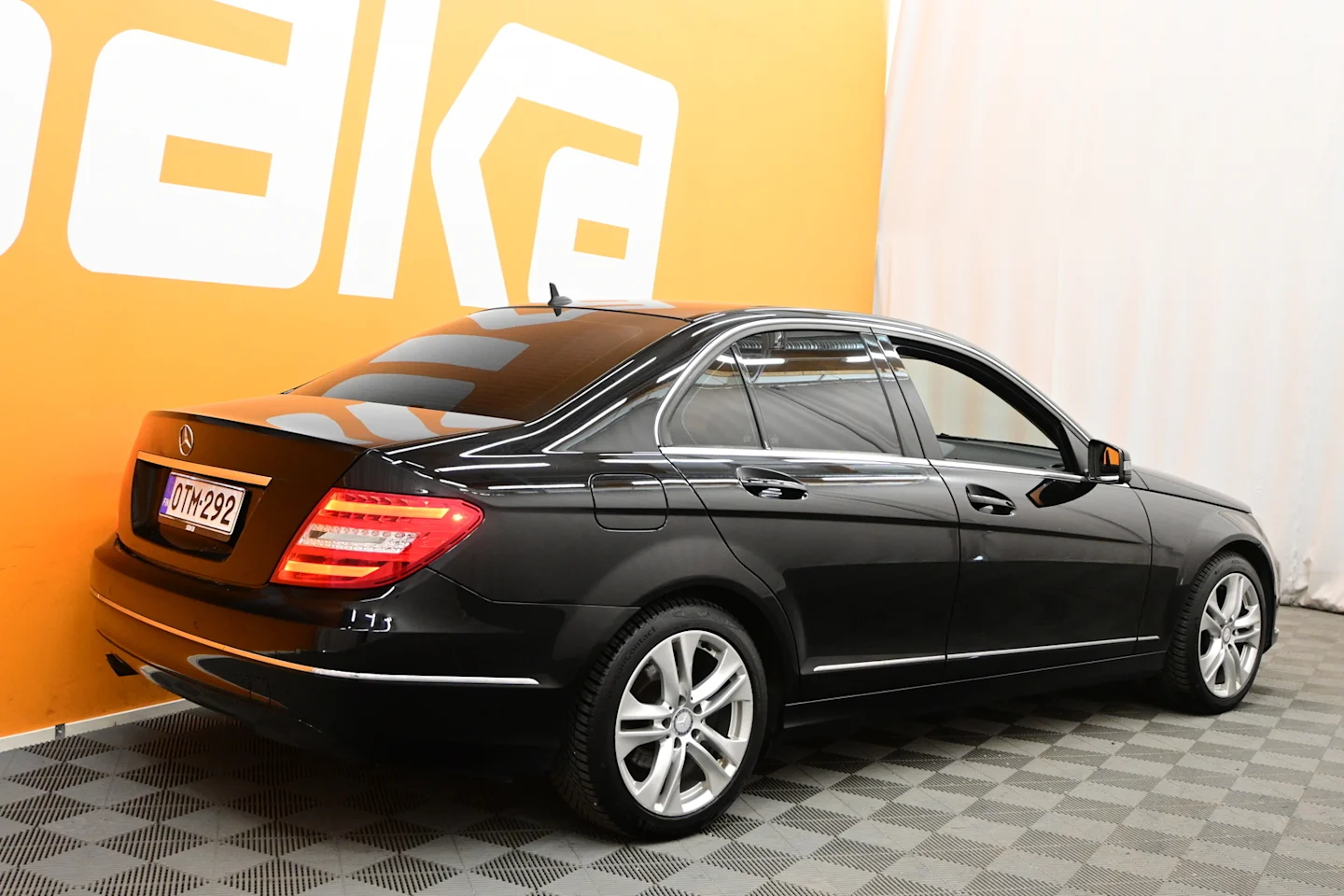 Car Image - 3fWj8c9gbLnb9A818AOroy