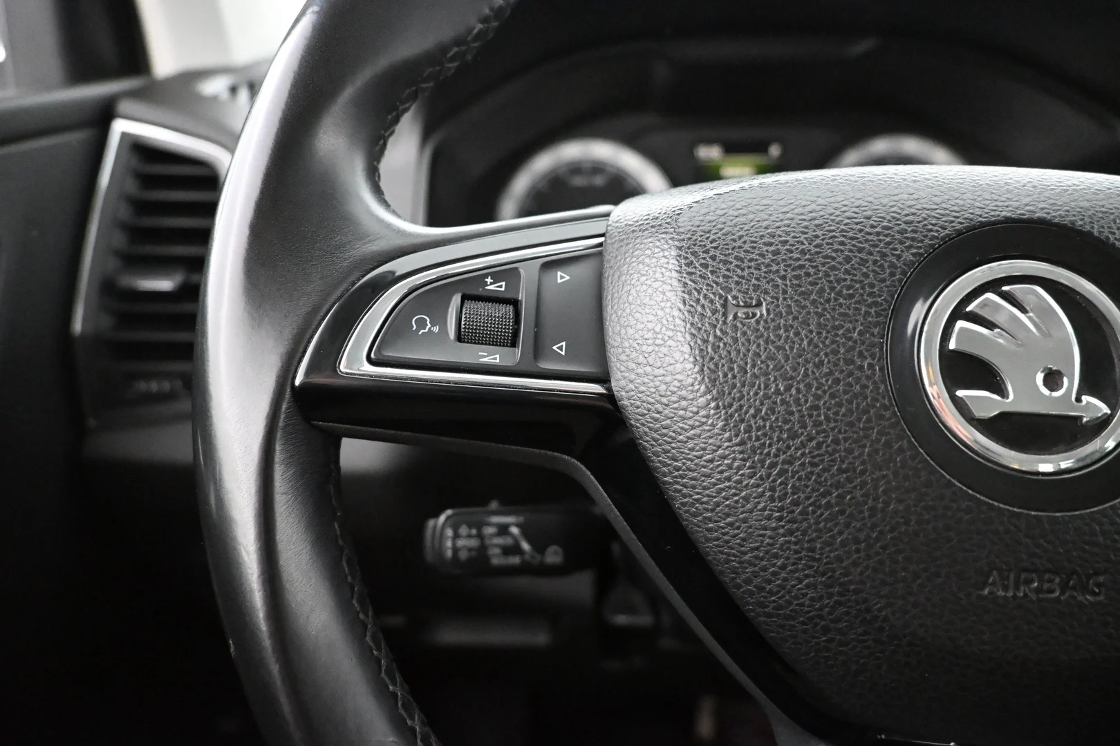 Car Image - 6Wo2fU2hyyGEo6cWGqBxQE
