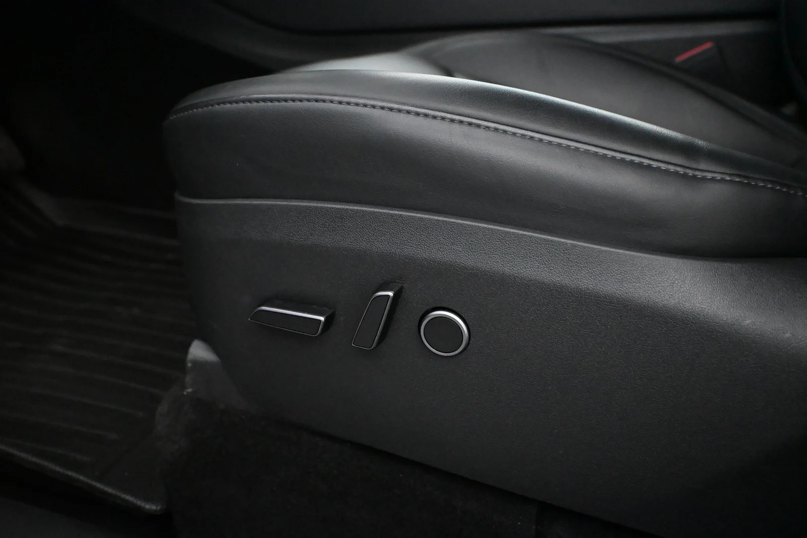 Car Image - 5wMQvMc60y3vtZZdrCBm33