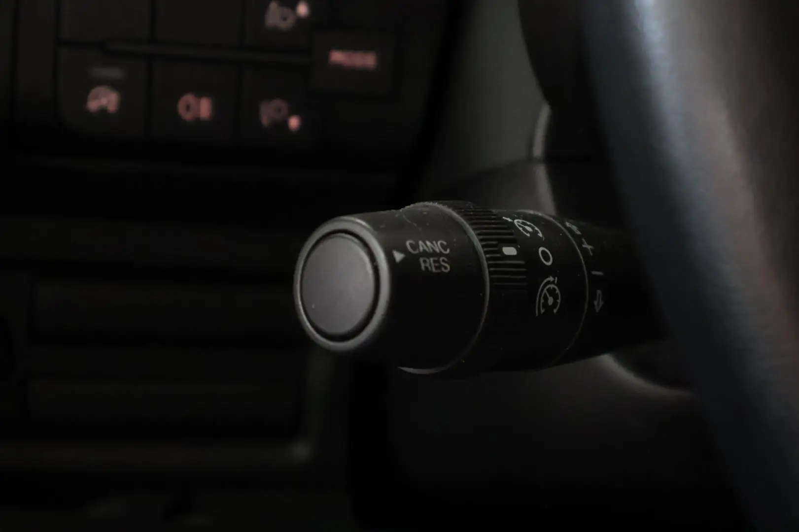 Car Image - 6Sc6dL8eUrI4AWghNKERyr