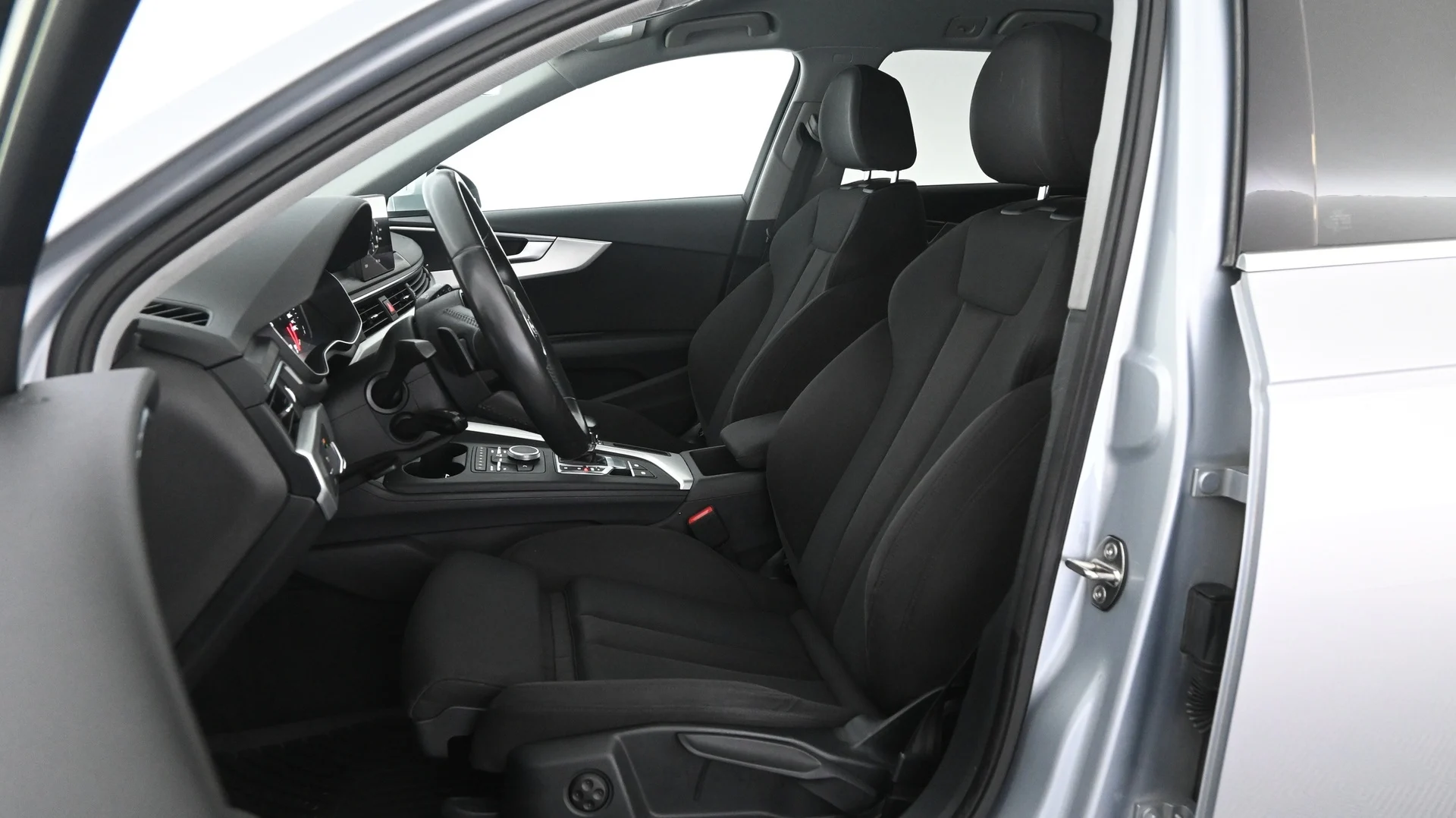 Car Image - 1iX4dgFtvN63q6zP9loC0z