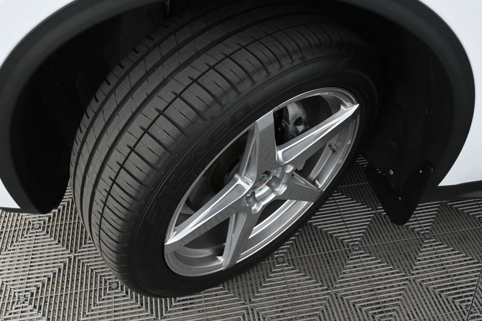 Car Image - 4Ge4Ri8XGkDMDgJoeSroFw