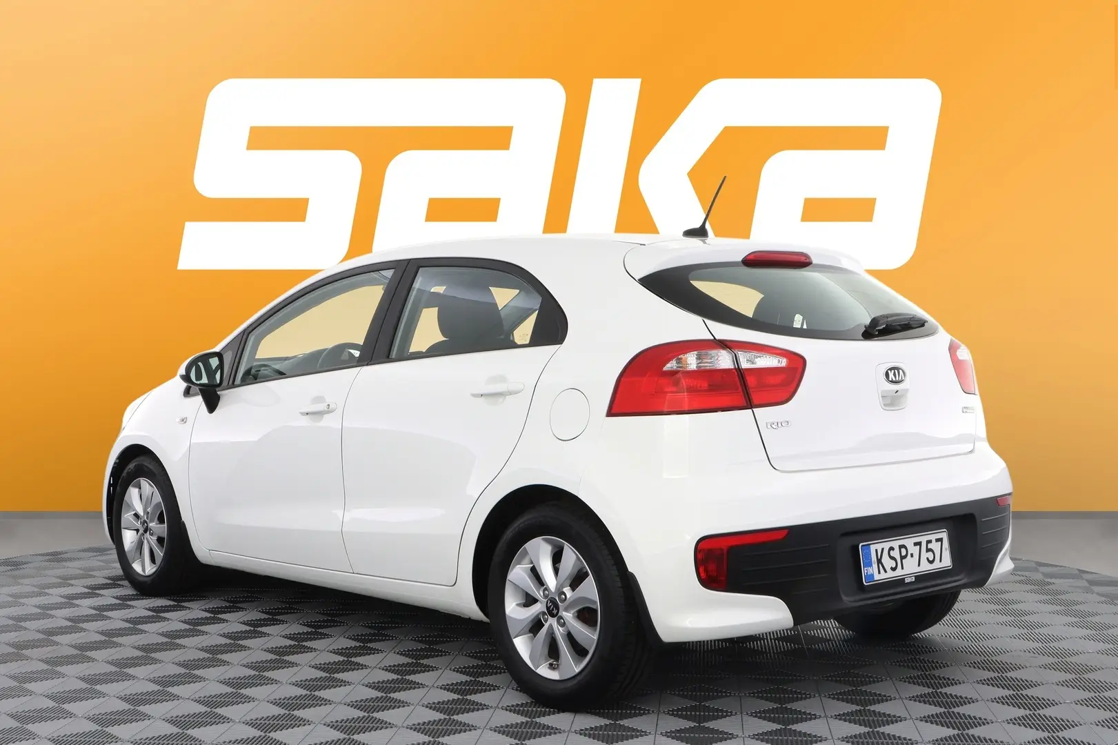 Car Image - 3Ws4biXW4TxVkA1rdyf7dW