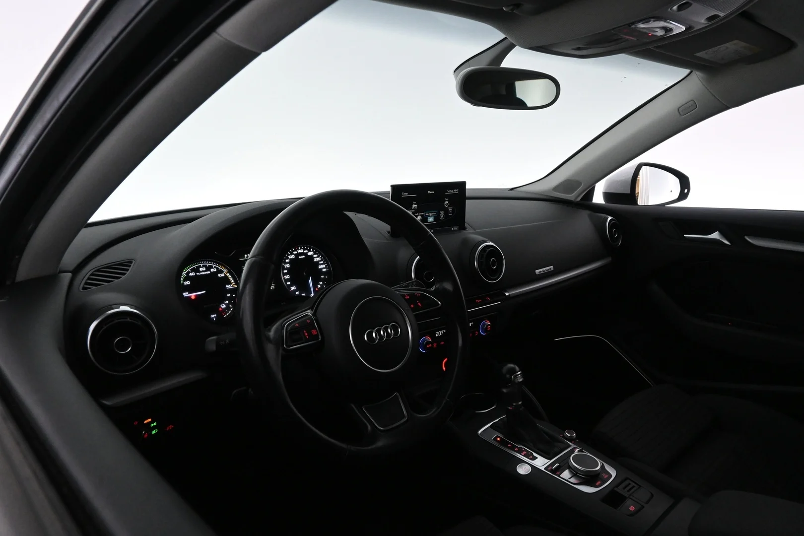 Car Image - 4vKMEcJjngUPCVDwuQT2si