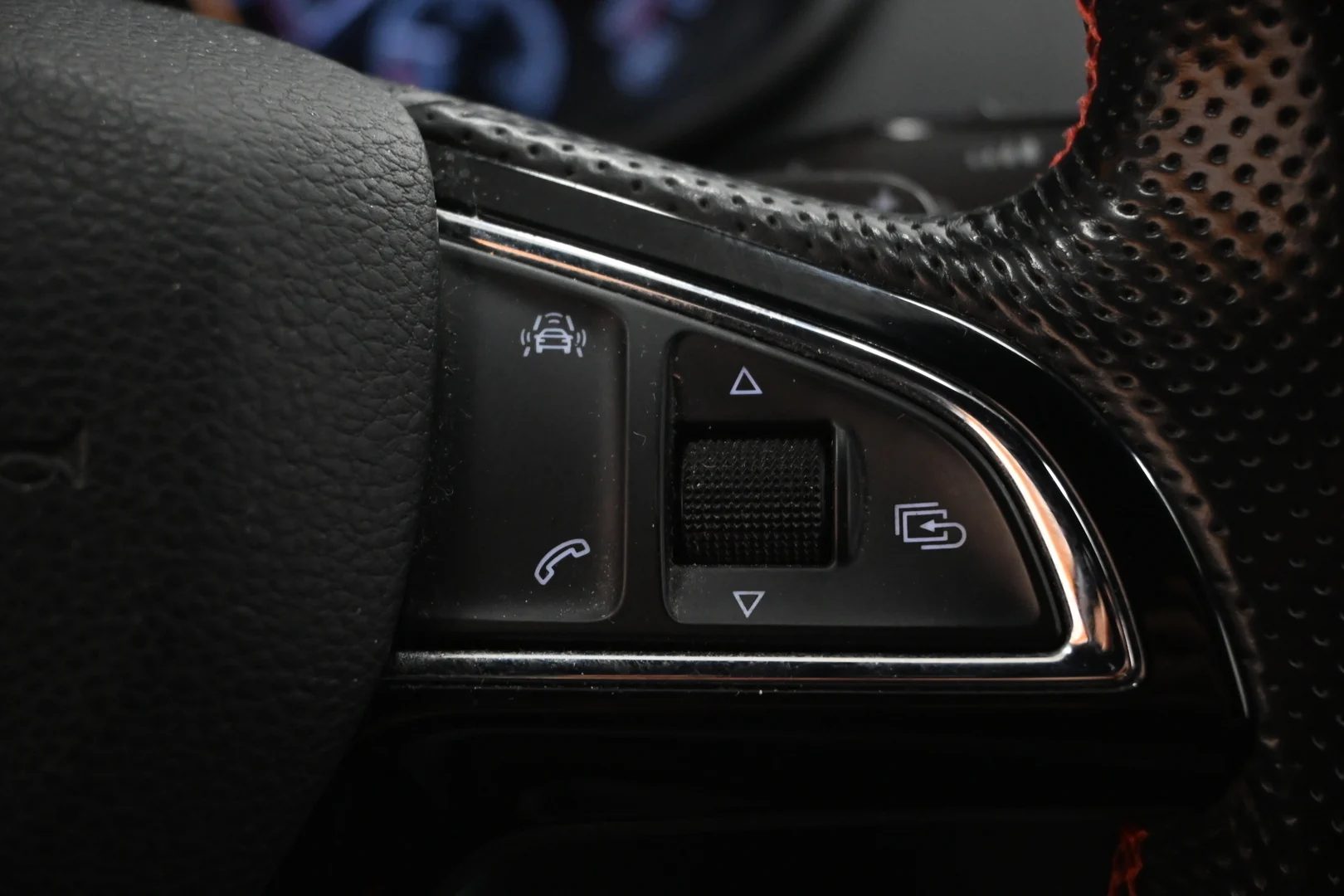Car Image - 5H5xdlsxe7MTgPO8q6bJ3y