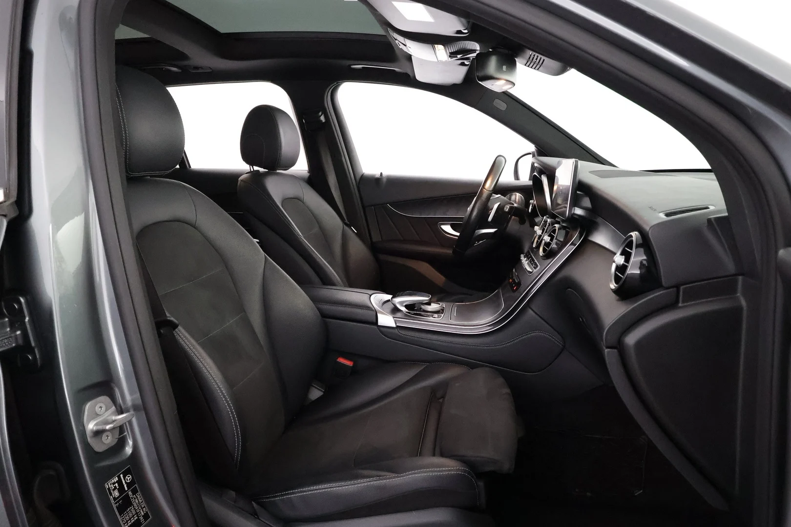 Car Image - Rnz8AImhZFKbPNFxjTtAV