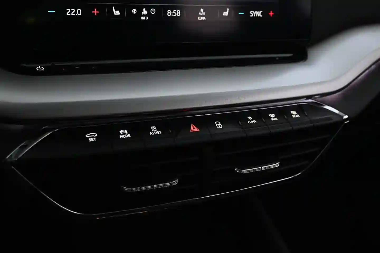 Car Image - 2PnJ3SRVE7LGXO1R6ZIFYL
