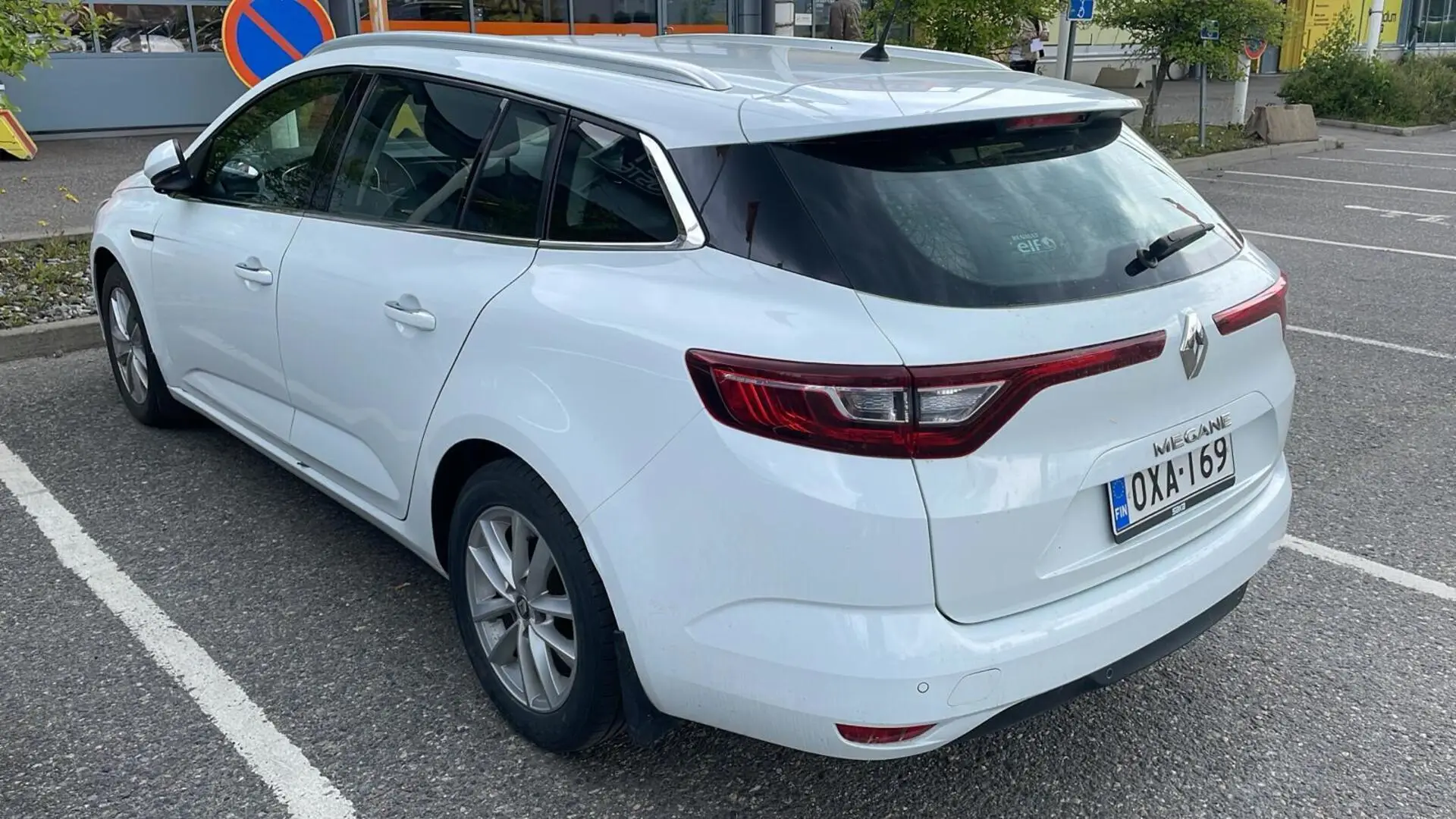 Car Image - 2iIfjclg63pASyABazQZ4G