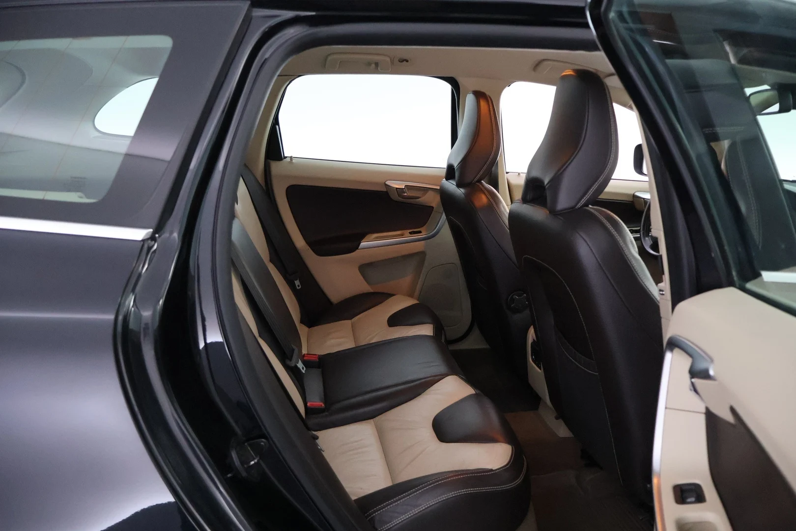 Car Image - I12zlhkrTX9FWxUtykkdz