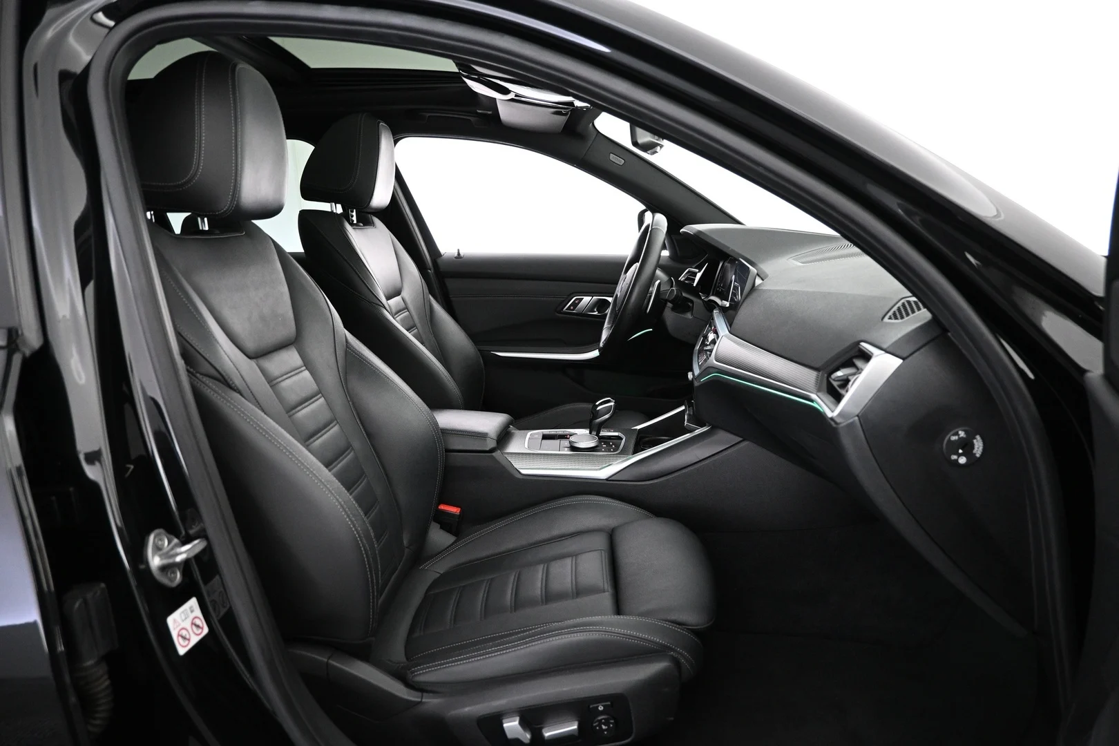 Car Image - 2CmS97L6figxLYbiQdKBrY