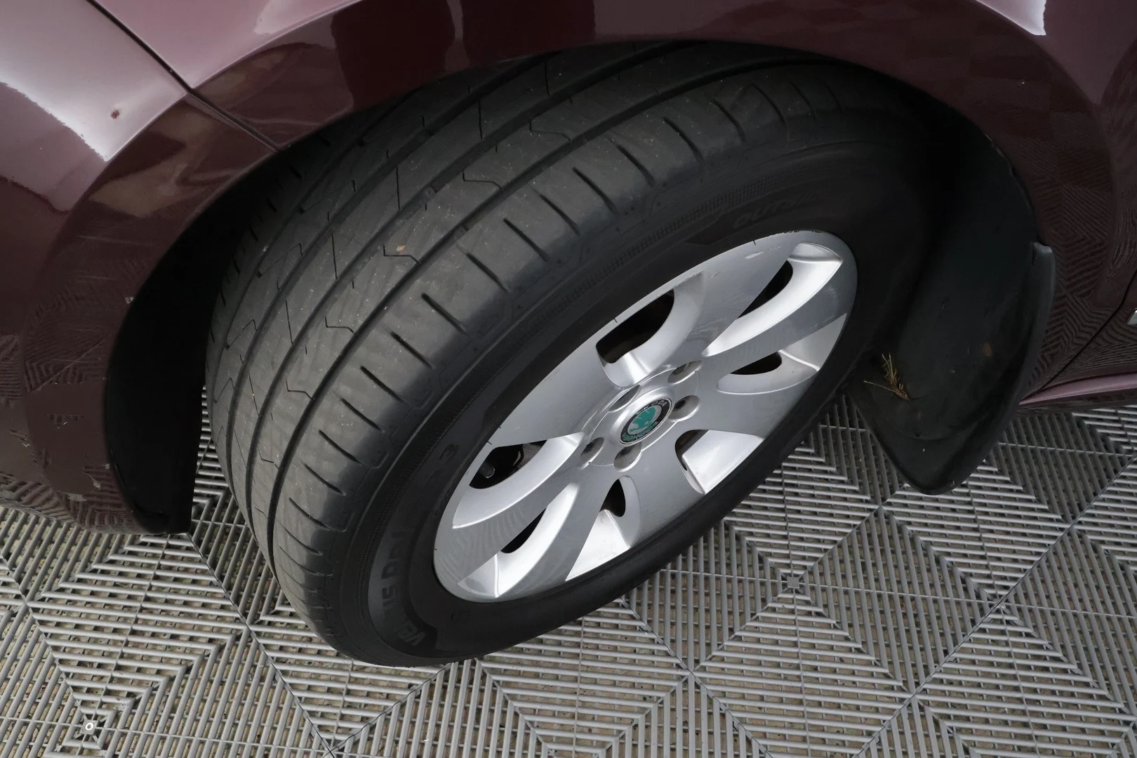 Car Image - 1loUba5HRuVNmLJALb0n7H