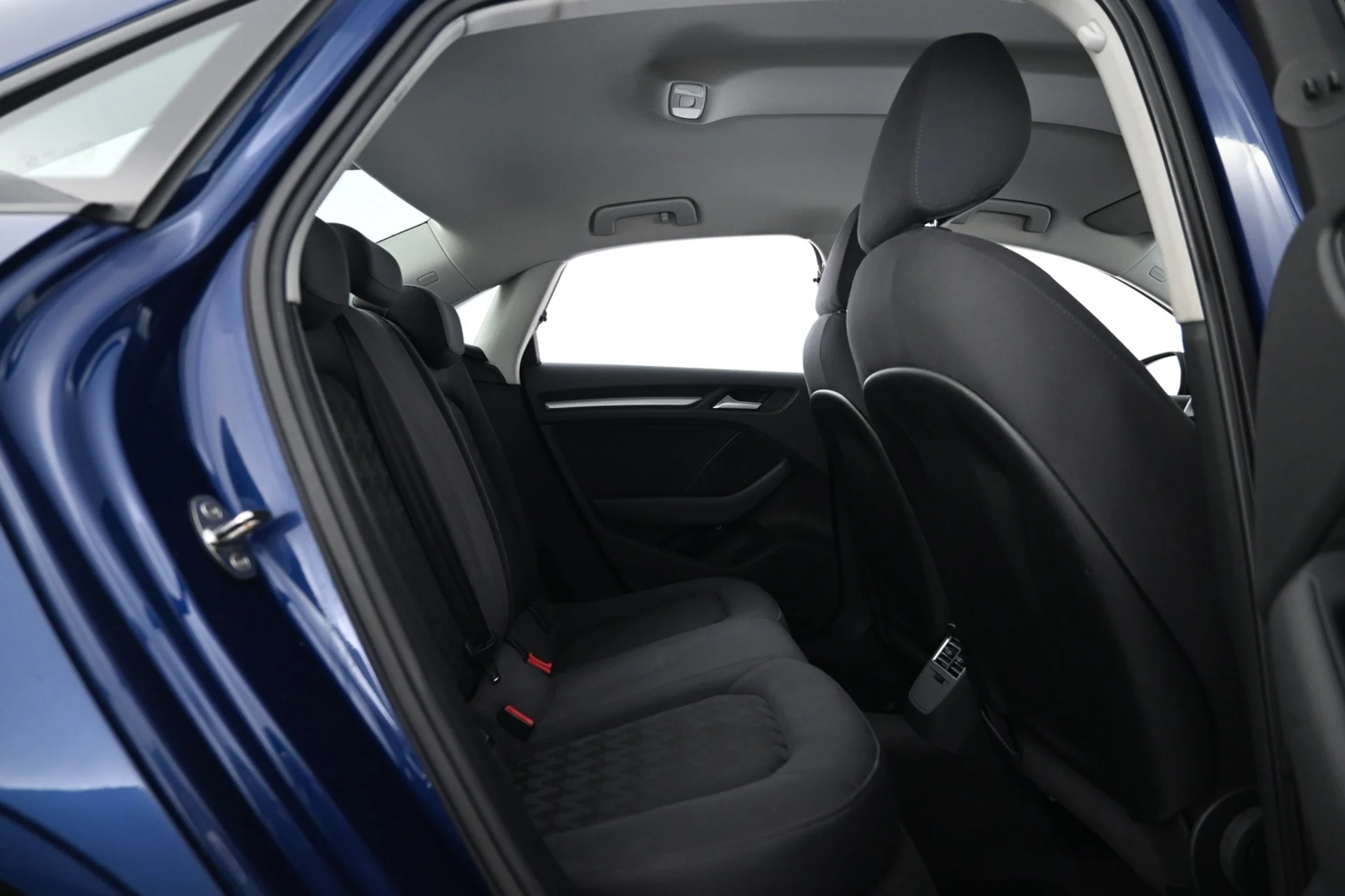 Car Image - 625RYiGndXAin4ePN72yER