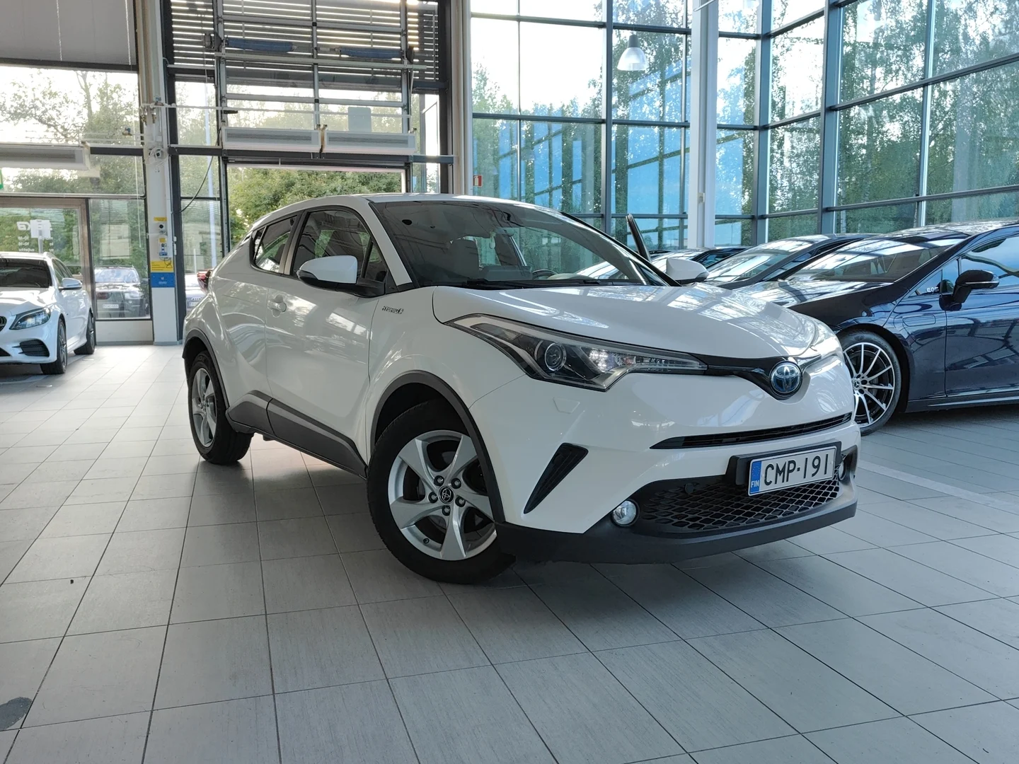 Car Image - 5MbFq1ZDSoFafAy98xL8oe