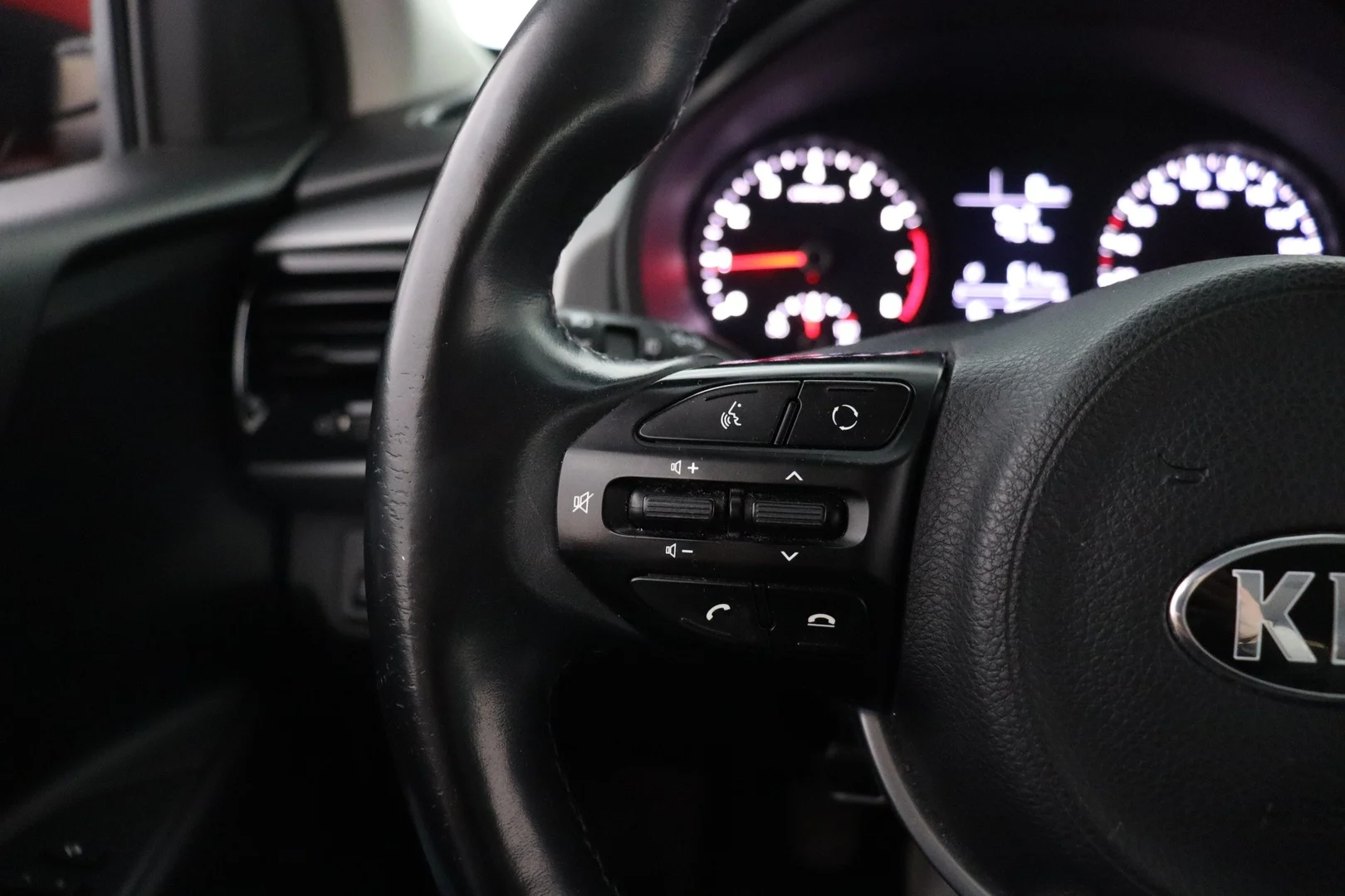 Car Image - 10BI8ddJuoLpCsx9OikE29