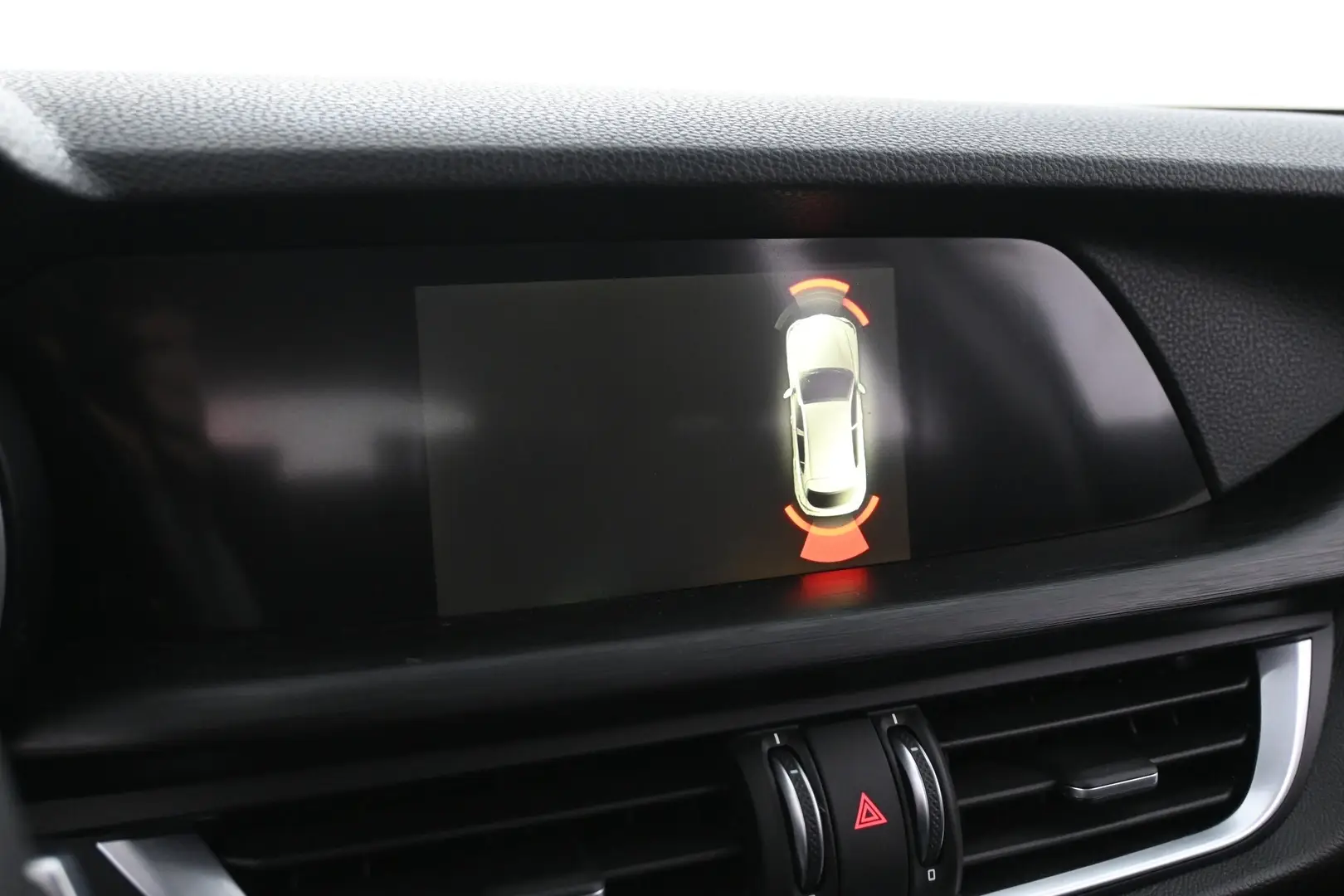 Car Image - 4Ge4Ri8XGkDMDgJoeSroFw