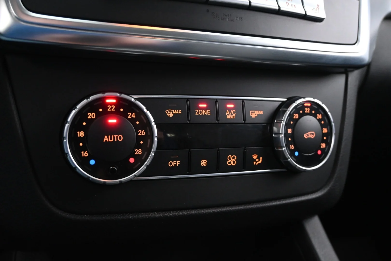 Car Image - 6YQSxz7IgjvL1UqUZ3Oho4