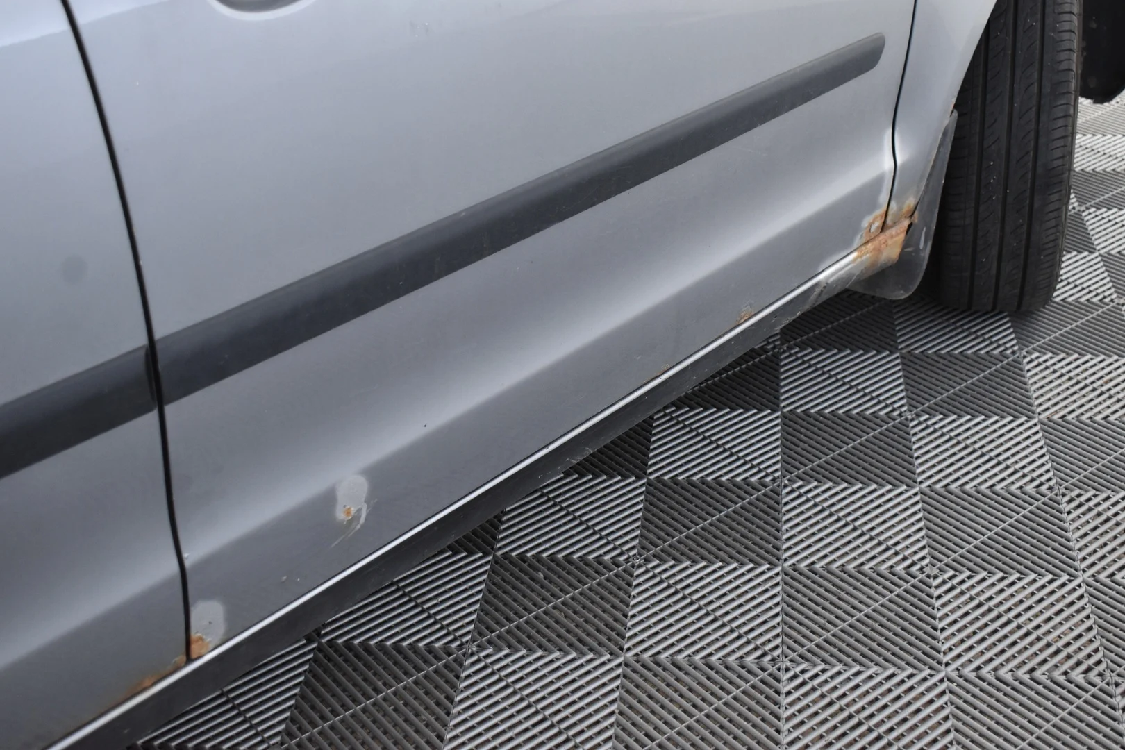 Car Image - 5a9lk8zBxI17g96dUKQHrw