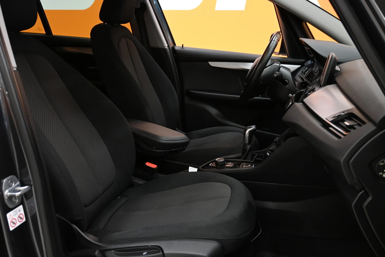 Car Image - 4eNhXNUVtVThljPSn8YYhV