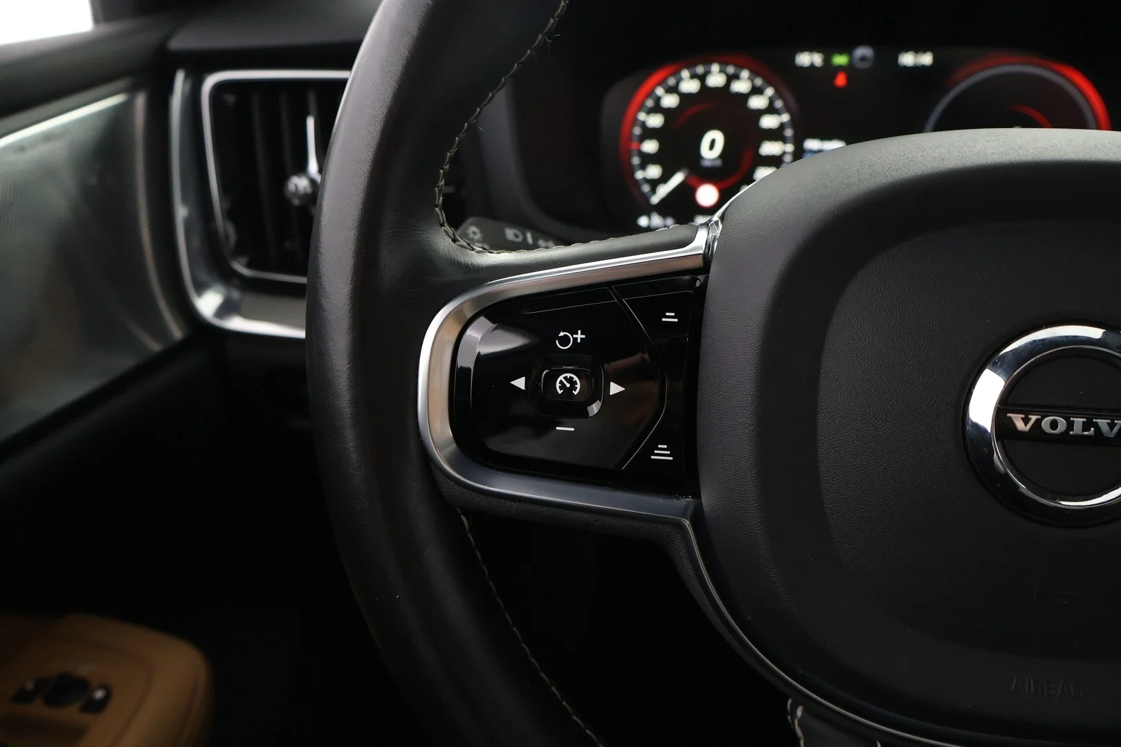 Car Image - 4iNT6MZbniRV0sRoLJpBFn