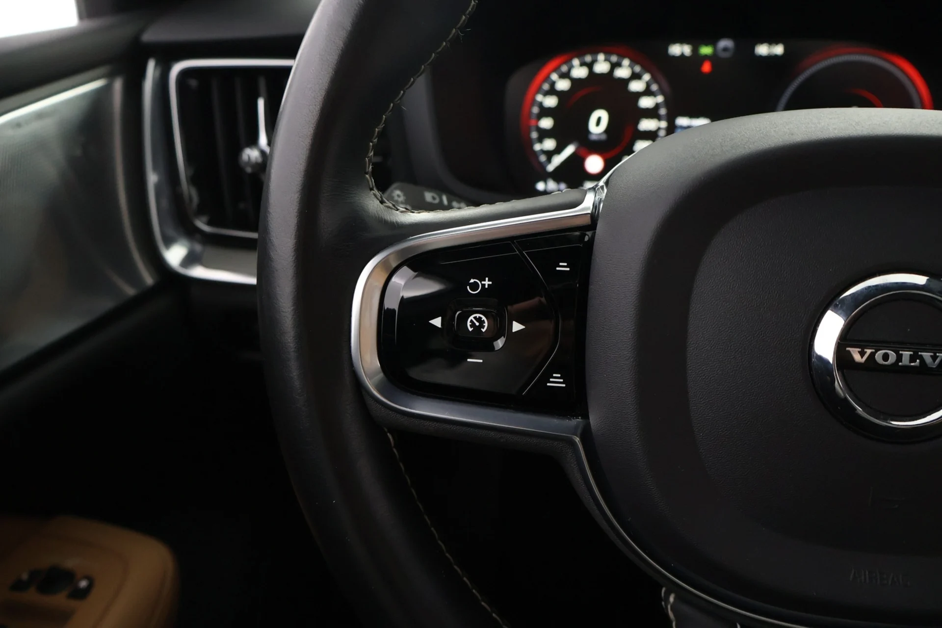 Car Image - 4iNT6MZbniRV0sRoLJpBFn