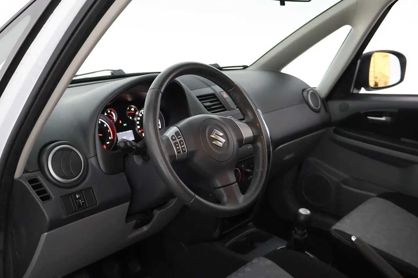 Car Image - 5Bx9cVS9mZVA4Igp0VQuOG