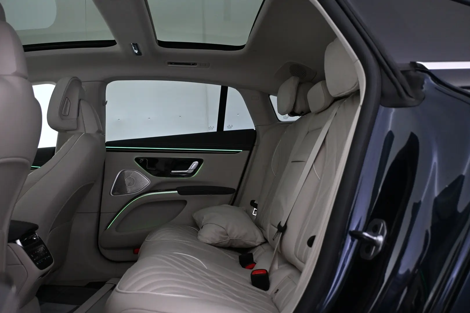 Car Image - 6W8OQUc2bBHAhpTRqgRcbM