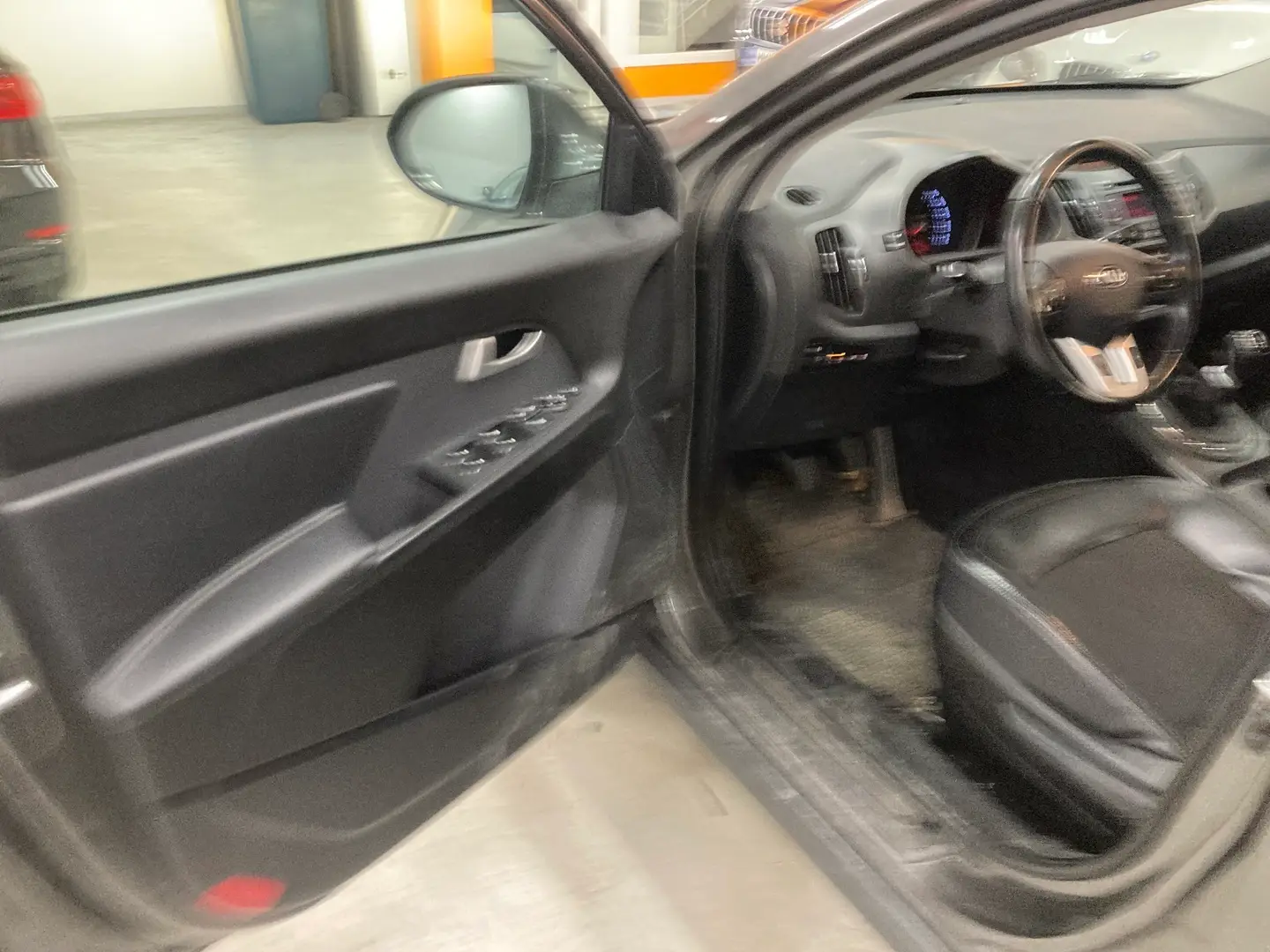 Car Image - 7bsJpUb39fROl6dMJD6Jjw