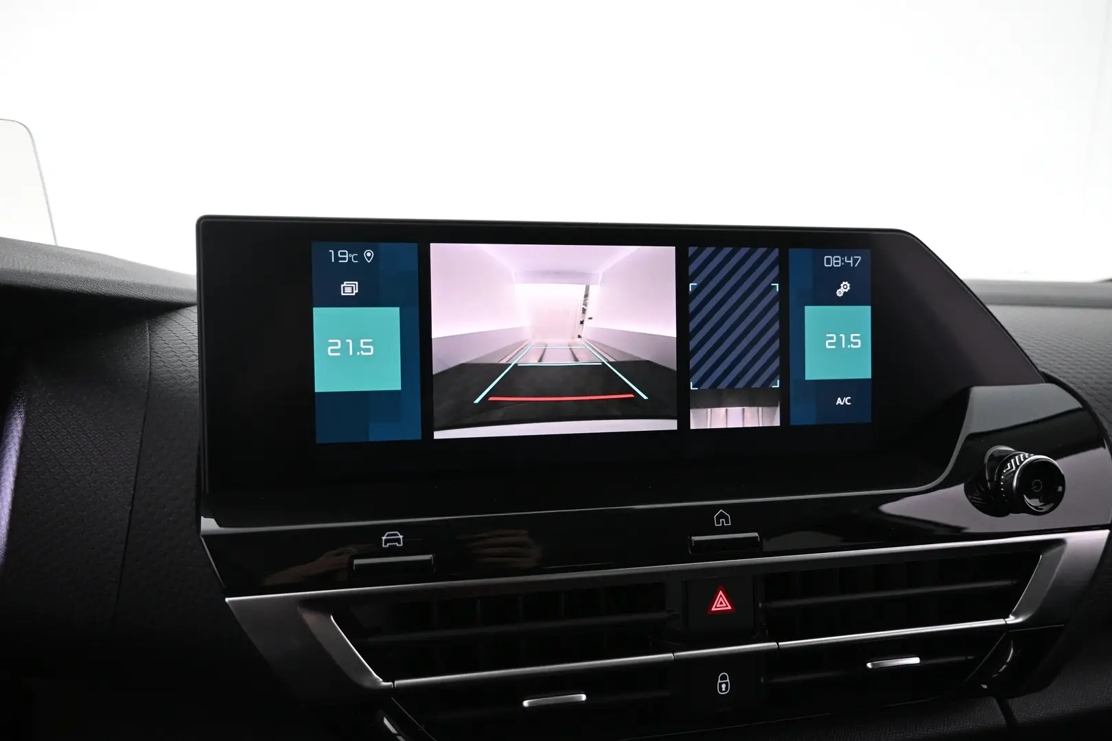 Car Image - 14IBUCQfHLb7pf6Lt3eP2n