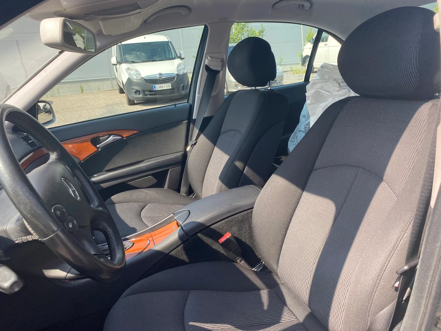 Car Image - NpEskrZLgz98jsQiqu9lS
