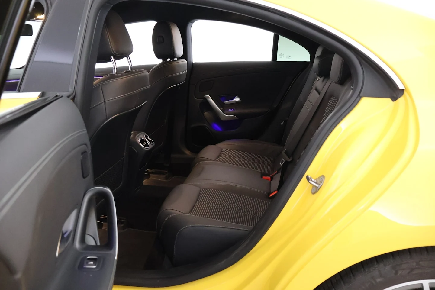 Car Image - 5d8V1sNlqx2HomBnT1xPdm