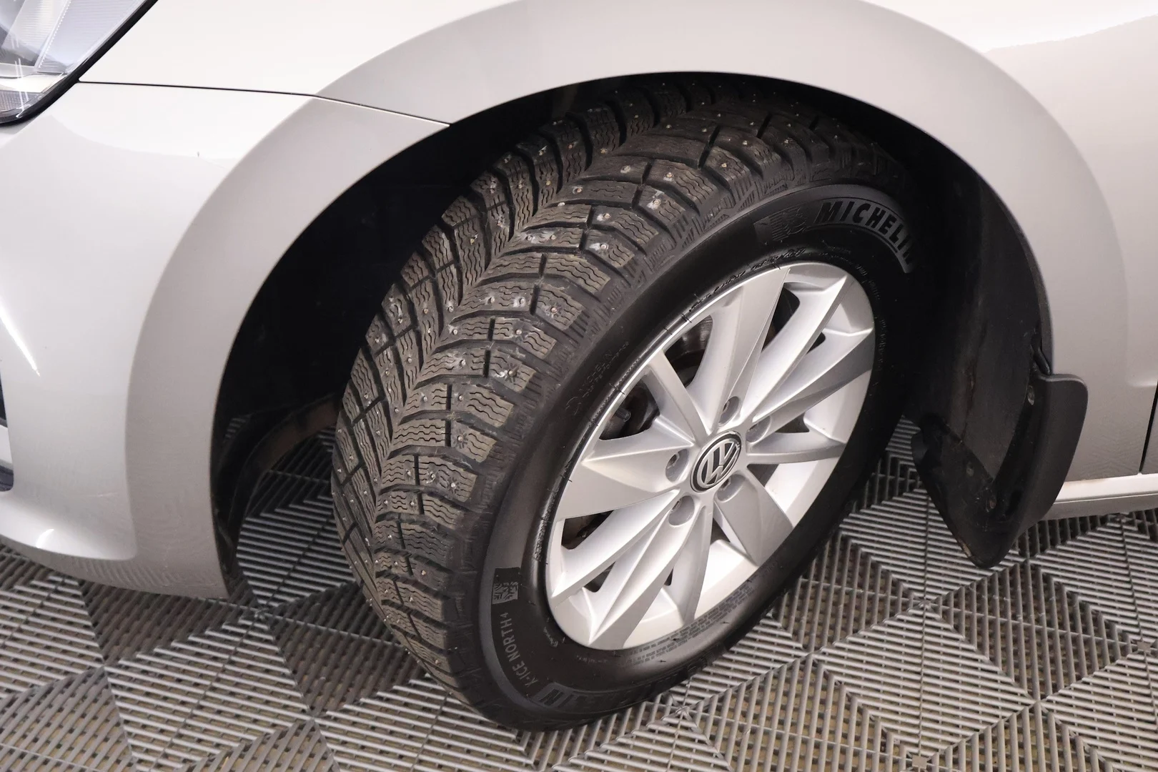 Car Image - 6Nq2RigdWJGhi43BACEN6P