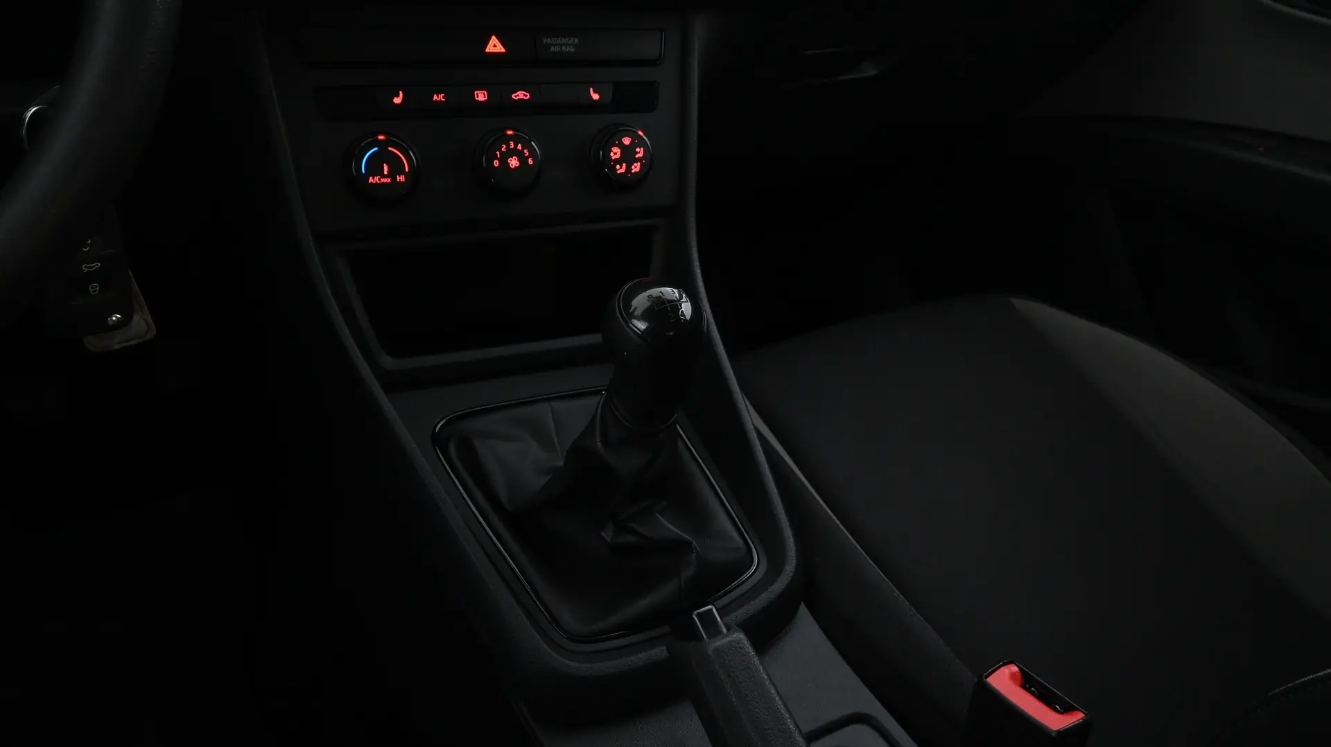 Car Image - eByIJunTuHnFHXqSKClMS