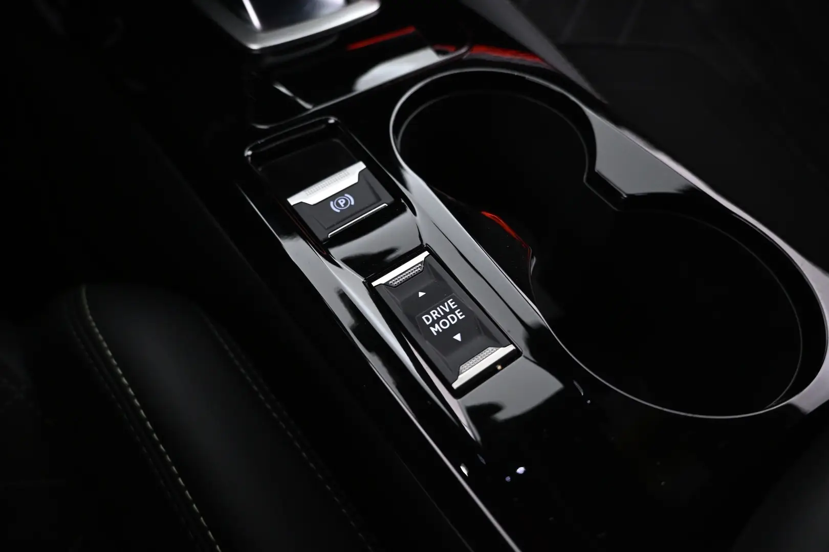 Car Image - 1QQFd0KNMDR3NpHNDsDI9X
