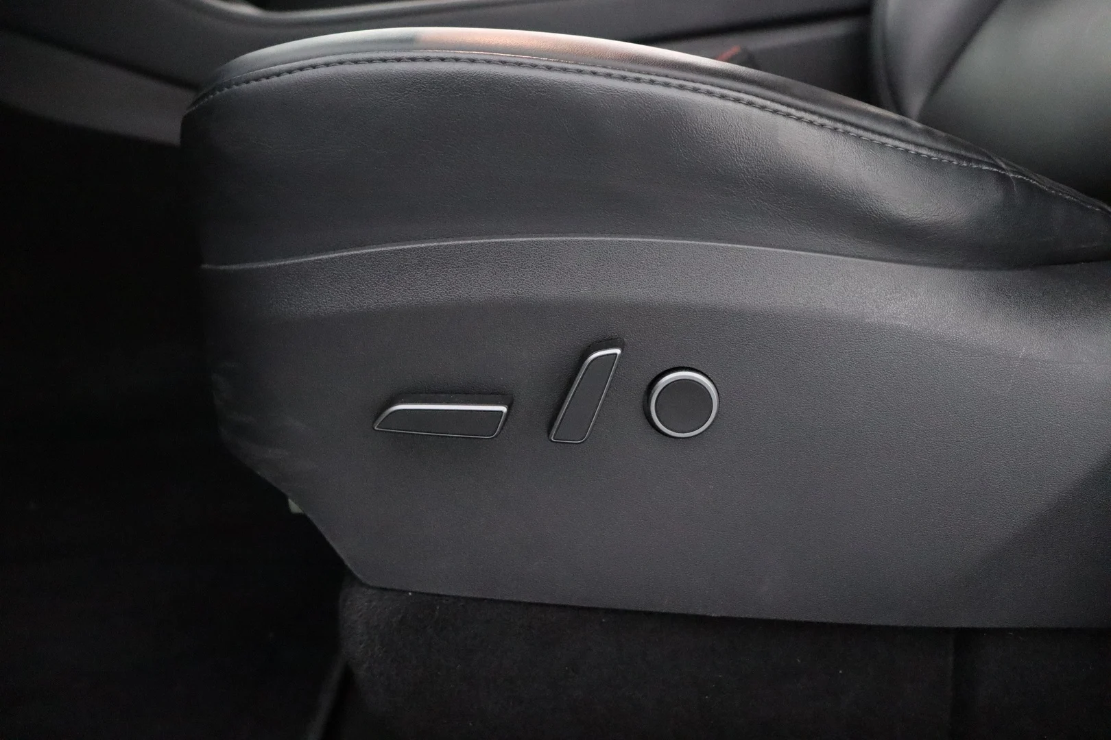 Car Image - 2DE8cU90u7044xw7ZHEvUZ
