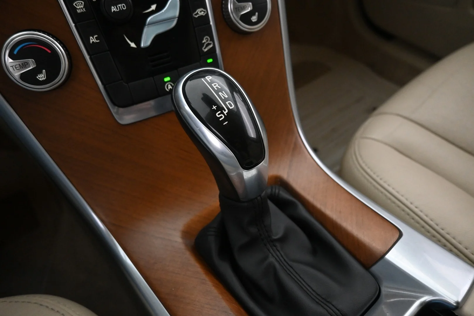 Car Image - 2UiCqE0kZ7ZsjQbEPscVQc