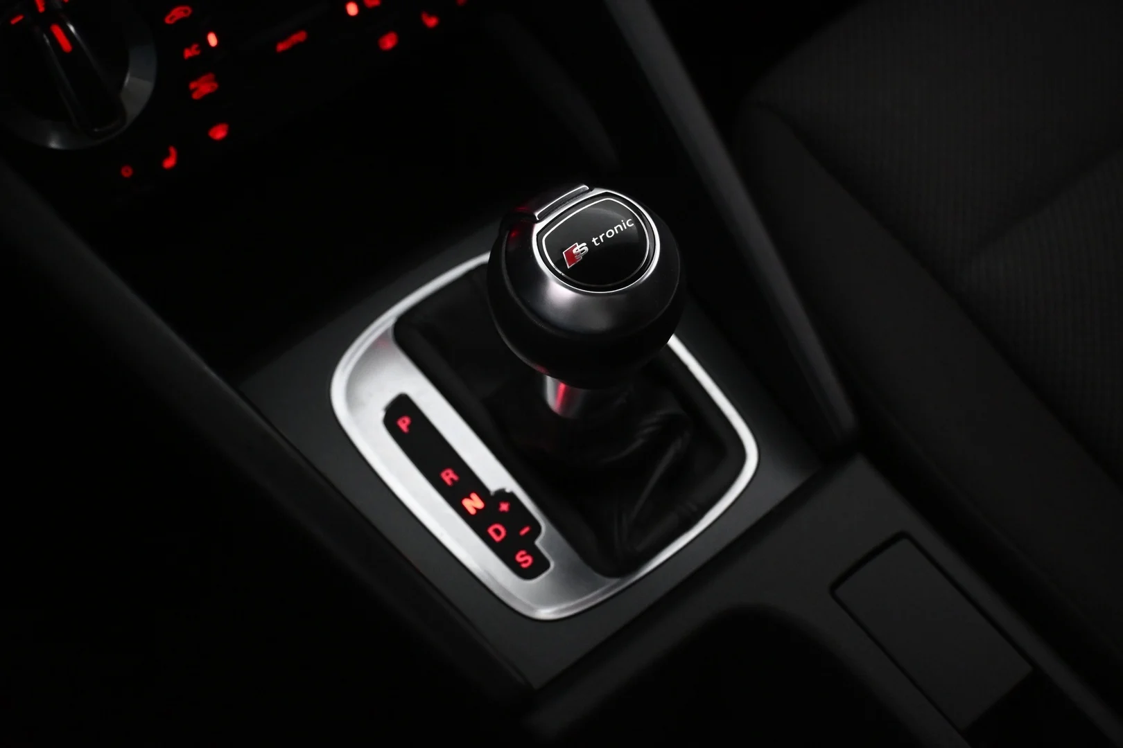 Car Image - 5llH6vrUOTUIv7bVVMjJ31