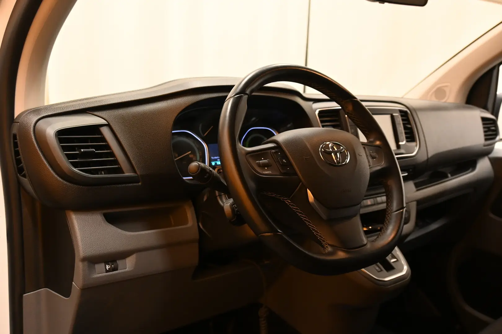 Car Image - 1KUM33XEESLai3At9q4SXJ