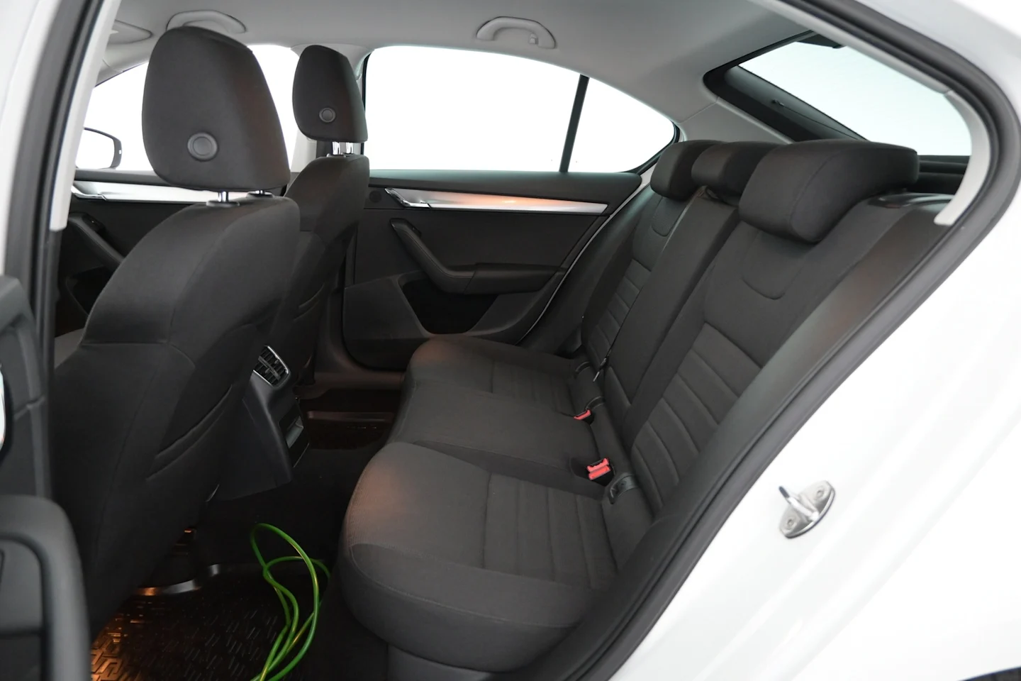 Car Image - 2BawsJ65SxunKi7u7GFmM9