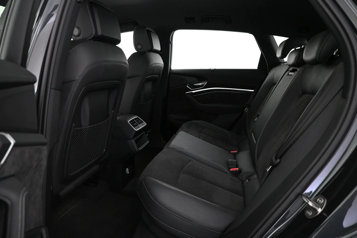 Car Image - 1DVlsTHozufysu1vHwMZIL